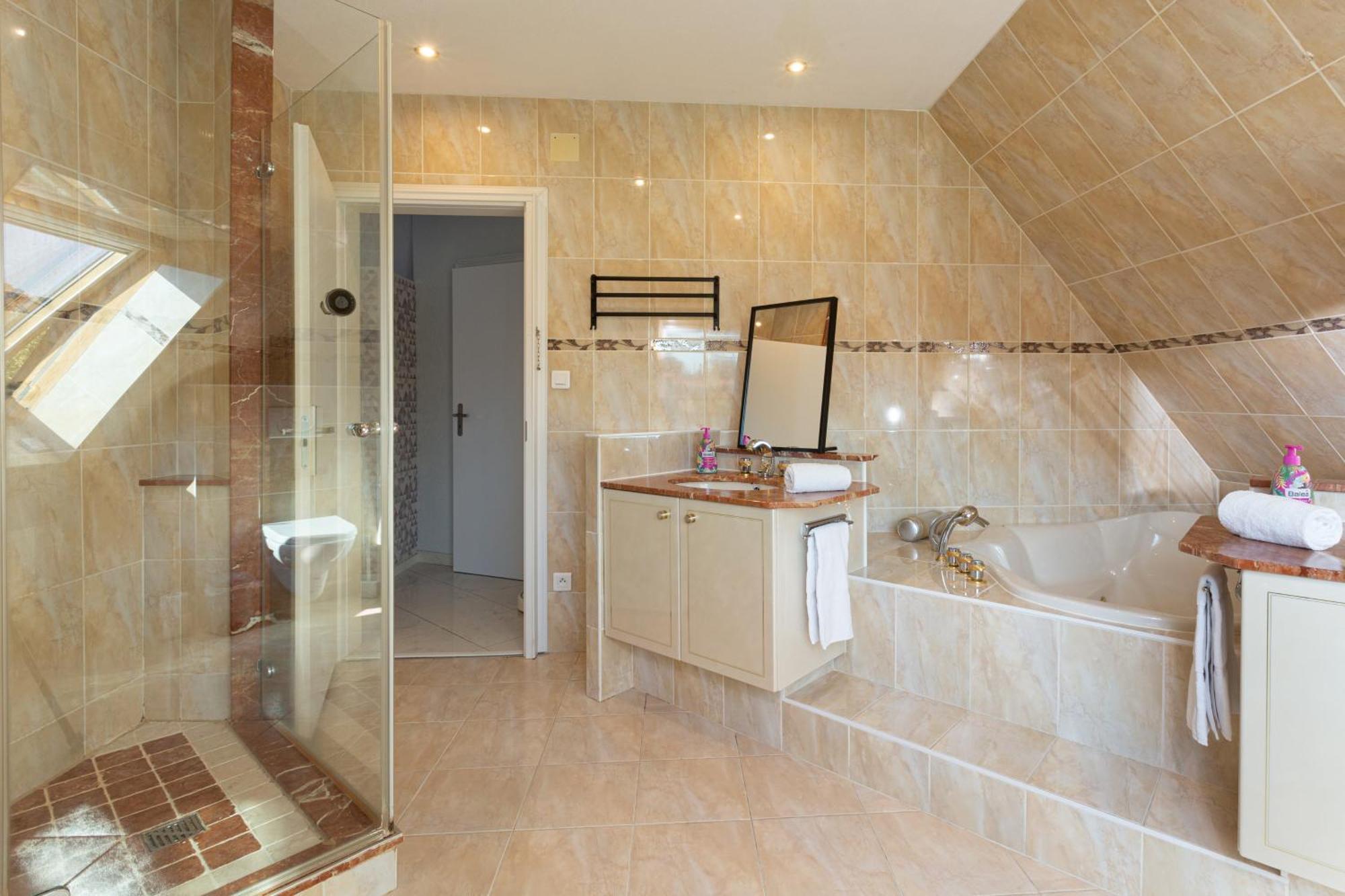 Gites Spa Strasbourg - Villa Ours - Spa Prive, Sauna, Borne D'Arcade, Babyfoot Ittenheim Zewnętrze zdjęcie