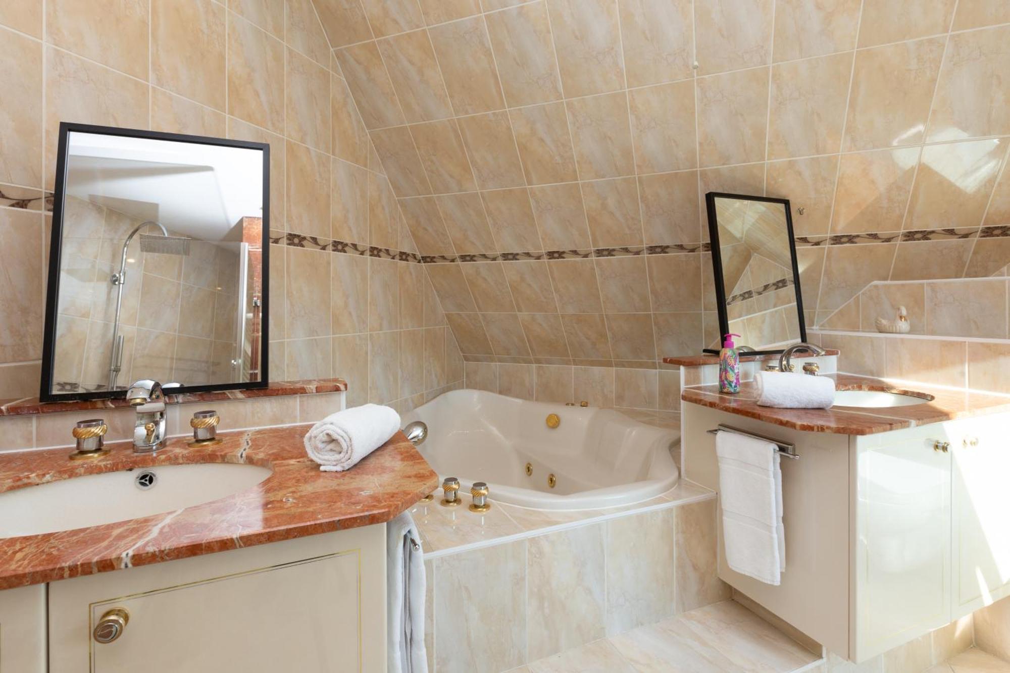 Gites Spa Strasbourg - Villa Ours - Spa Prive, Sauna, Borne D'Arcade, Babyfoot Ittenheim Zewnętrze zdjęcie